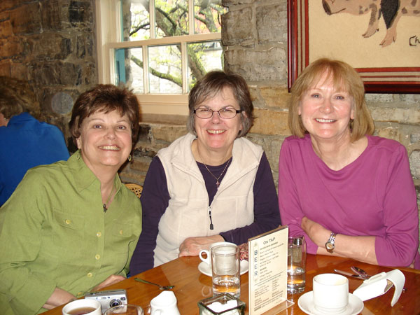 Photo of BJ Collins Howitt, Jane Lavery Leja, and Dianne Hartley, June 2009