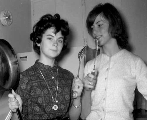 Photo of Sandie Lemessurier and Linda Gilbert, 1963