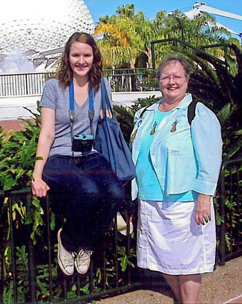 Photo of Helen Booth and daughter