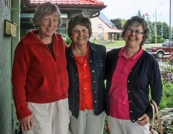 Photo of Anne Neely Seeley, BJ Collins Howitt, and Jane Lavery Leja, Kingston, ON, July 2009